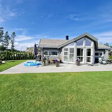 Stylish Experience In Beautiful Surroundings Nyaraló Gjerstad