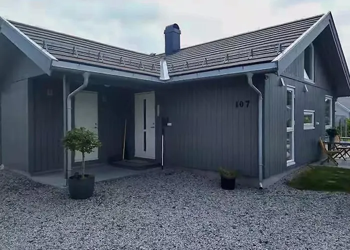 Stylish Experience In Beautiful Surroundings * Færvik